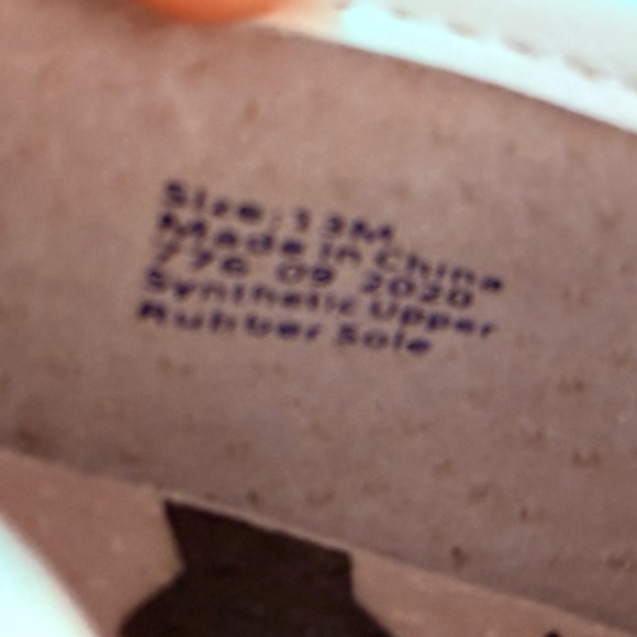 Girls LIVIE & LUCA Aurora white leather ballet flats. Size 13 - Picture 6 of 6